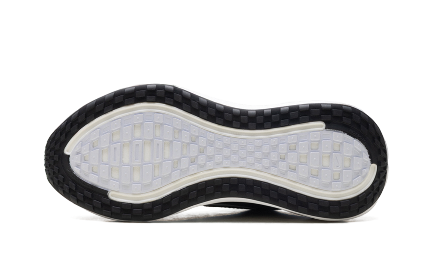Vomero Plus WMNS "Black White" HV8154 002
