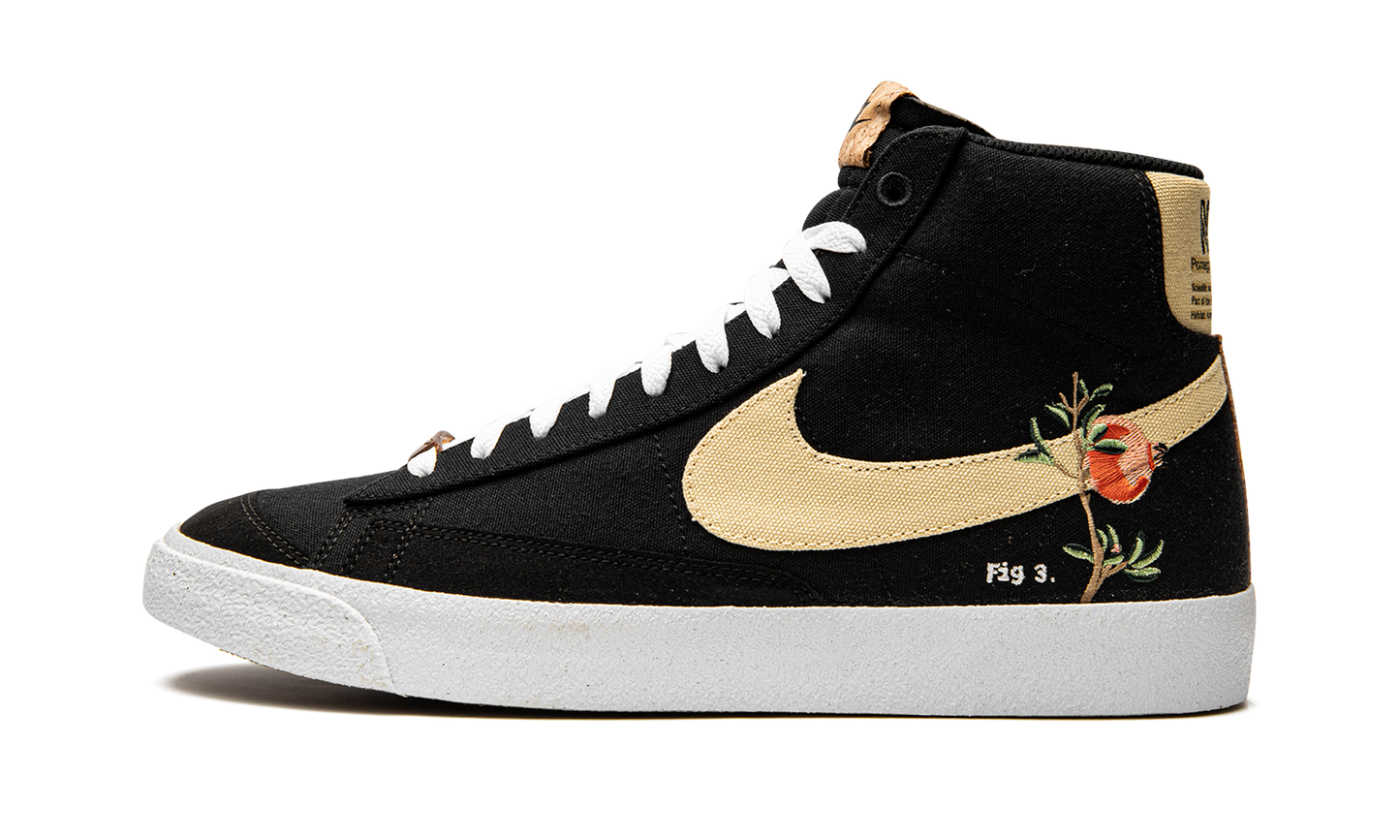 Blazer Mid 77 "Pomegranate" CI1166 001