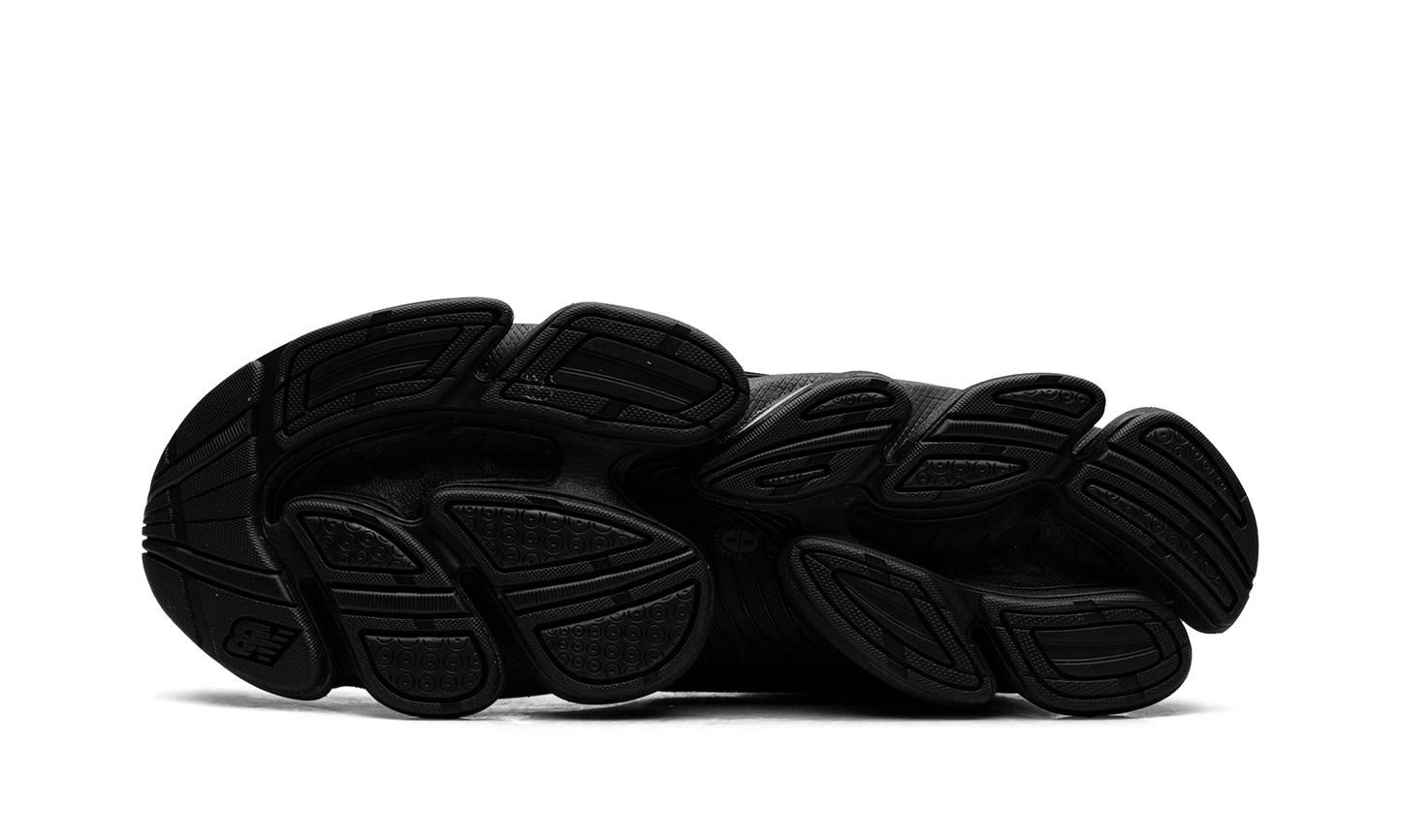 2000 "Triple Black" U2000ETB