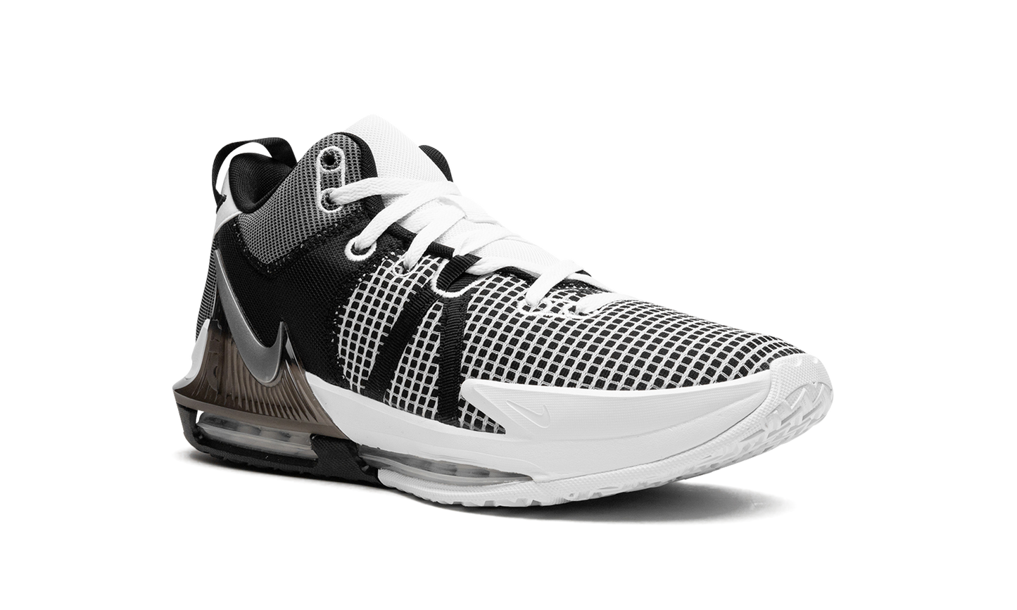 LeBron Witness VII "Metallic Silver" DM1123 100