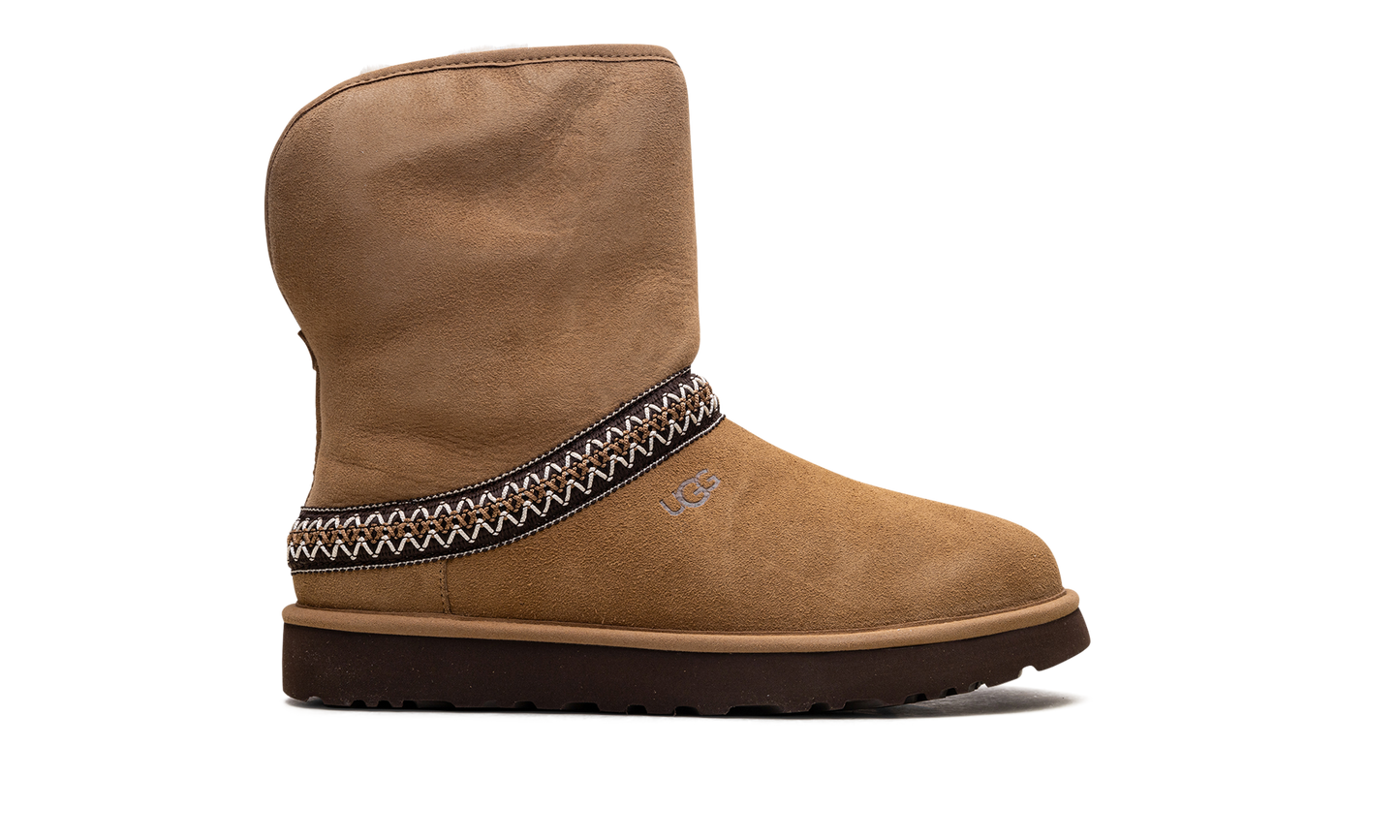 Classic Short Crescent Boot WMNS "Chestnut" 1161770 CHE