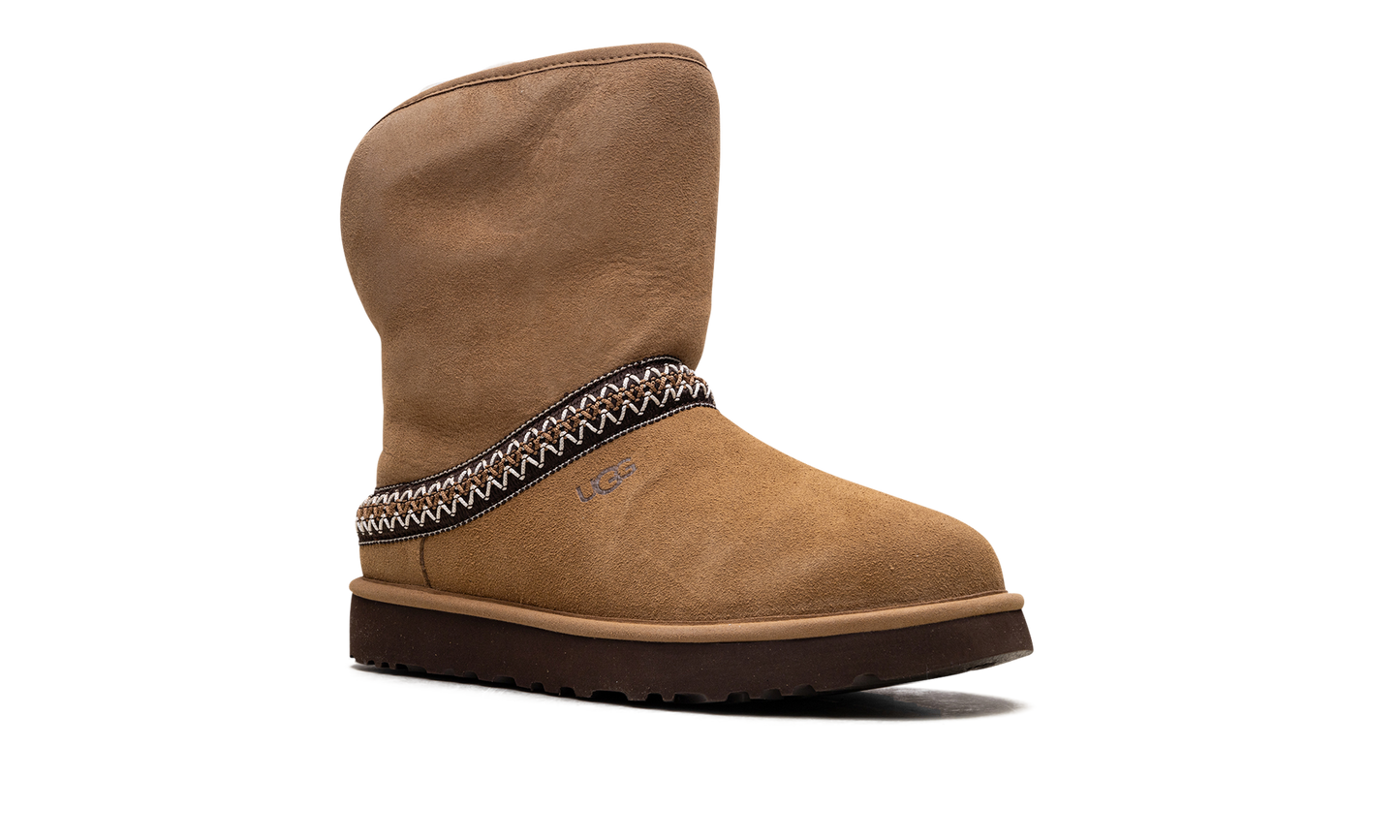 Classic Short Crescent Boot WMNS "Chestnut" 1161770 CHE