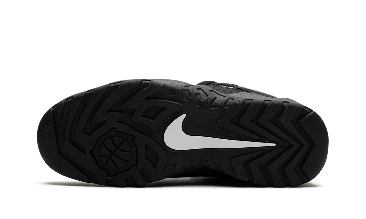 SB Darwin Low "Supreme - Black" FQ3000 001