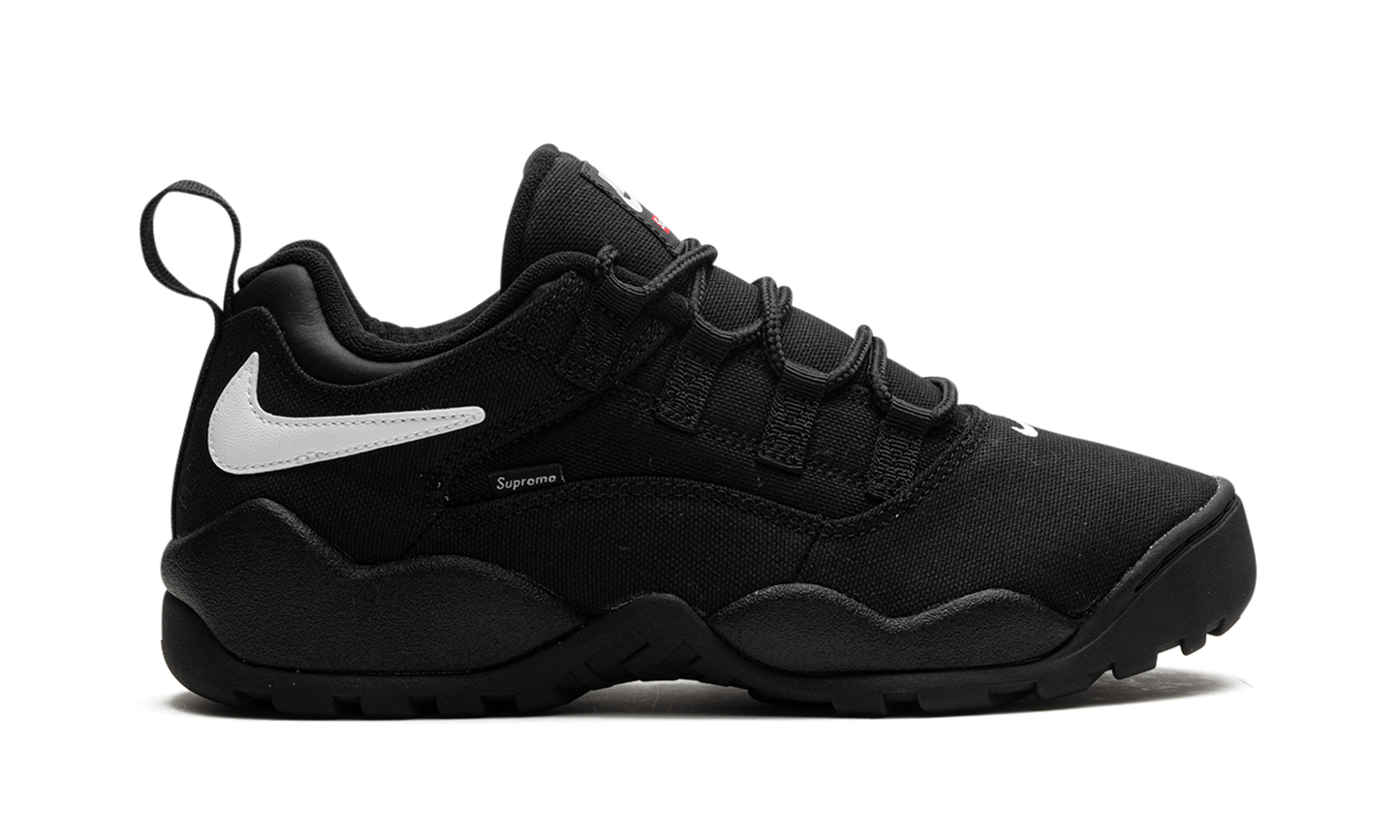 SB Darwin Low "Supreme - Black" FQ3000 001