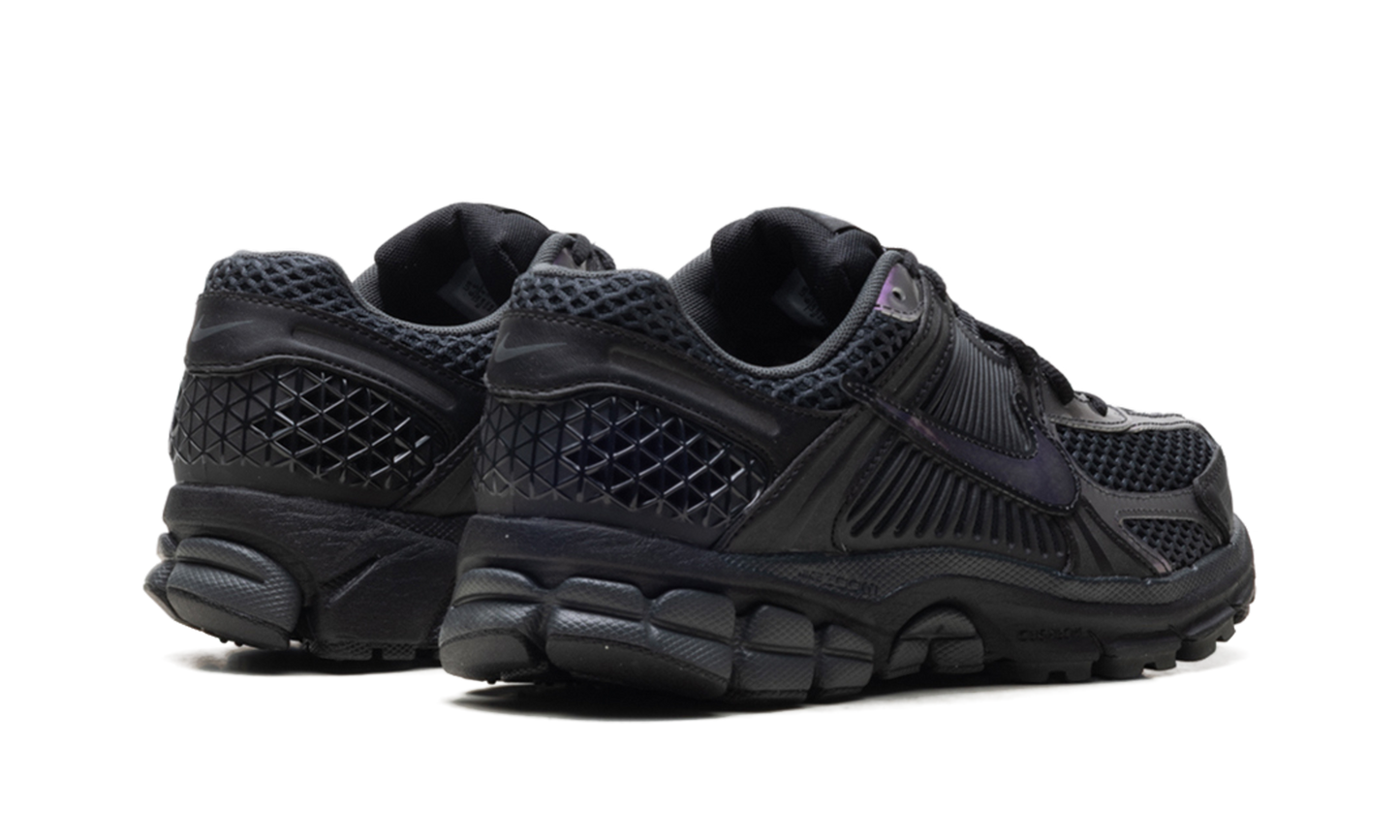Vomero 5 Wmns "Iridescent" IB4397 001