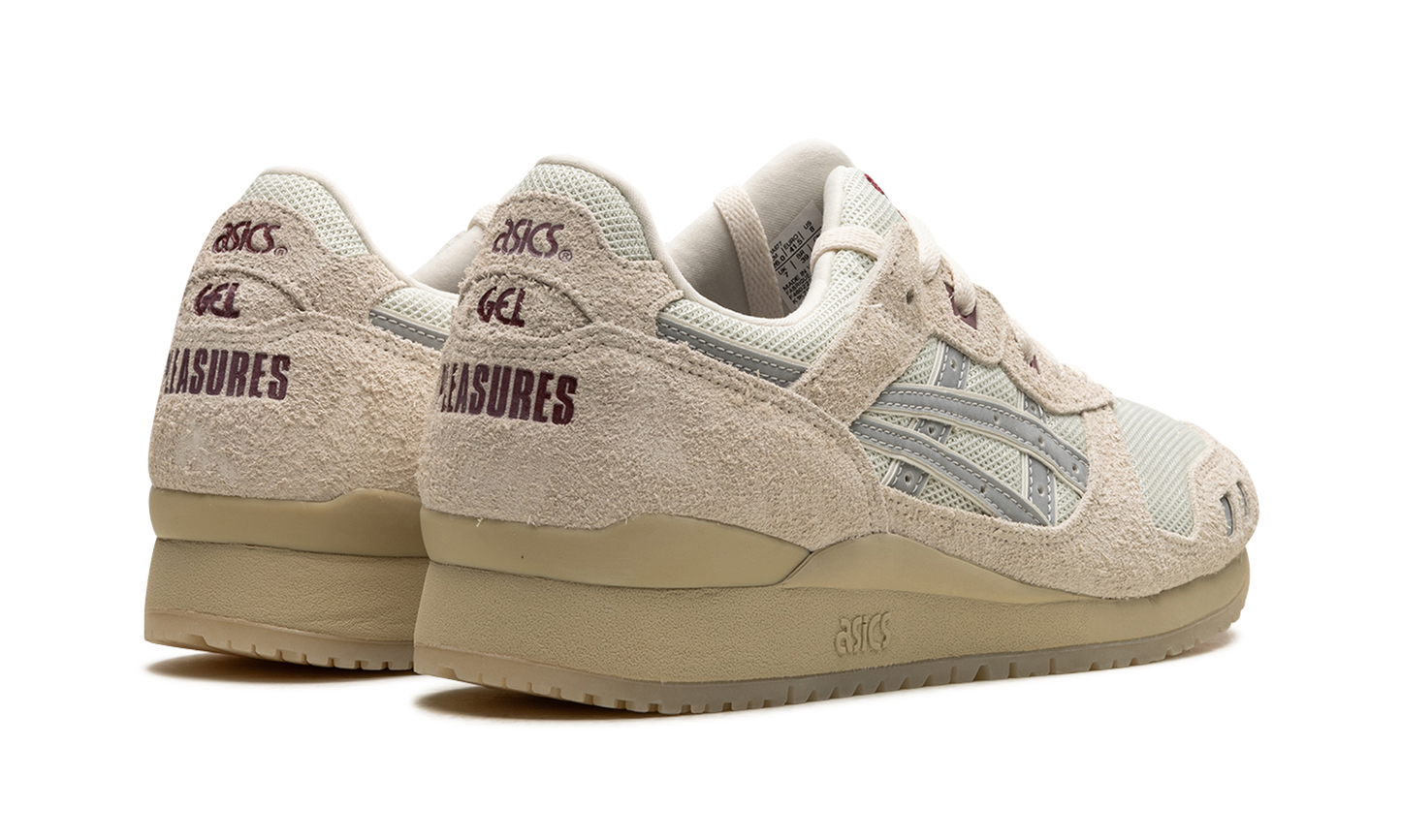 Pleasures x Gel Lyte III OG "Cream" 1201A677 100