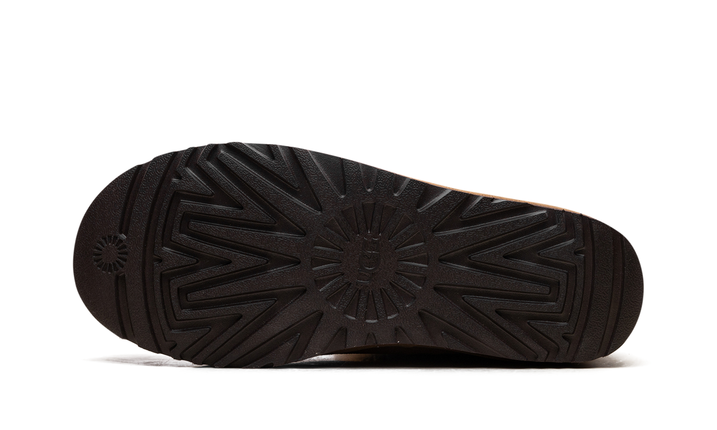 Classic Short Crescent Boot WMNS "Chestnut" 1161770 CHE