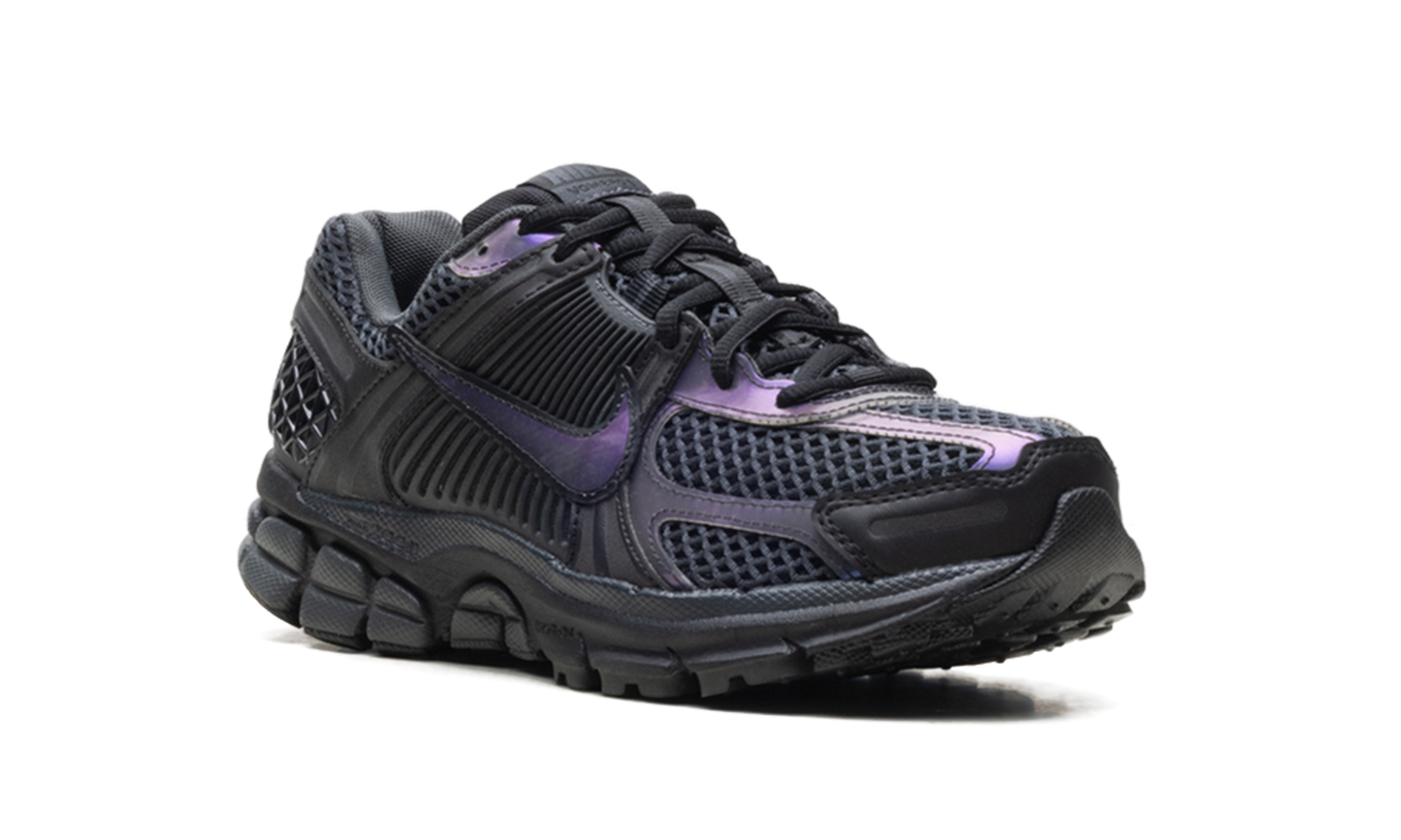 Vomero 5 Wmns "Iridescent" IB4397 001