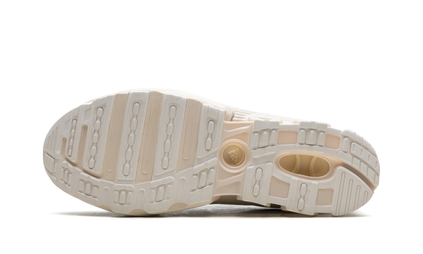 Predator Megaride "Kith - Scarab White" JR9206