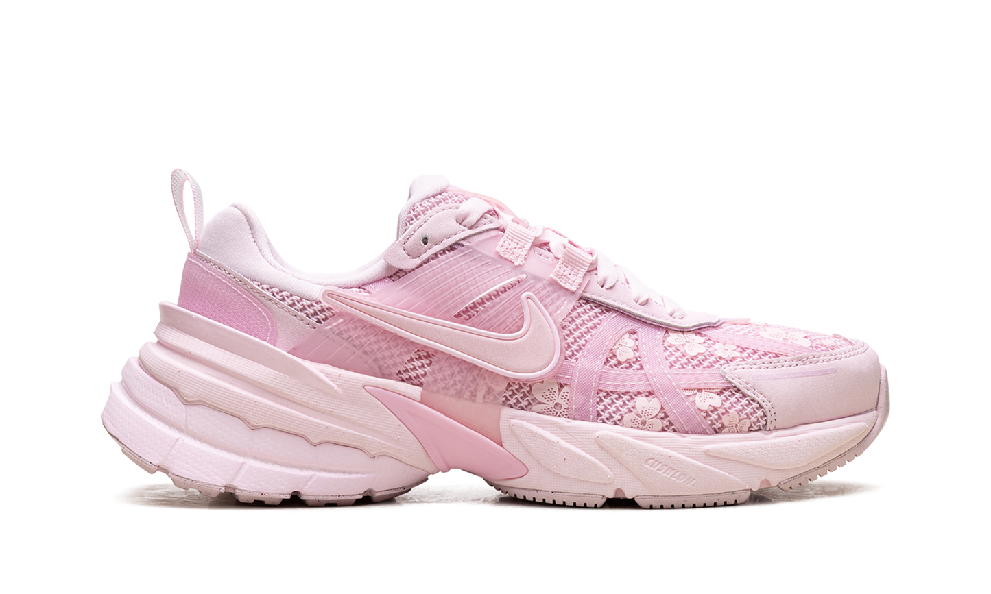 V2K Run WMNS "Pink Foam Arctic Pink" HJ5269 600
