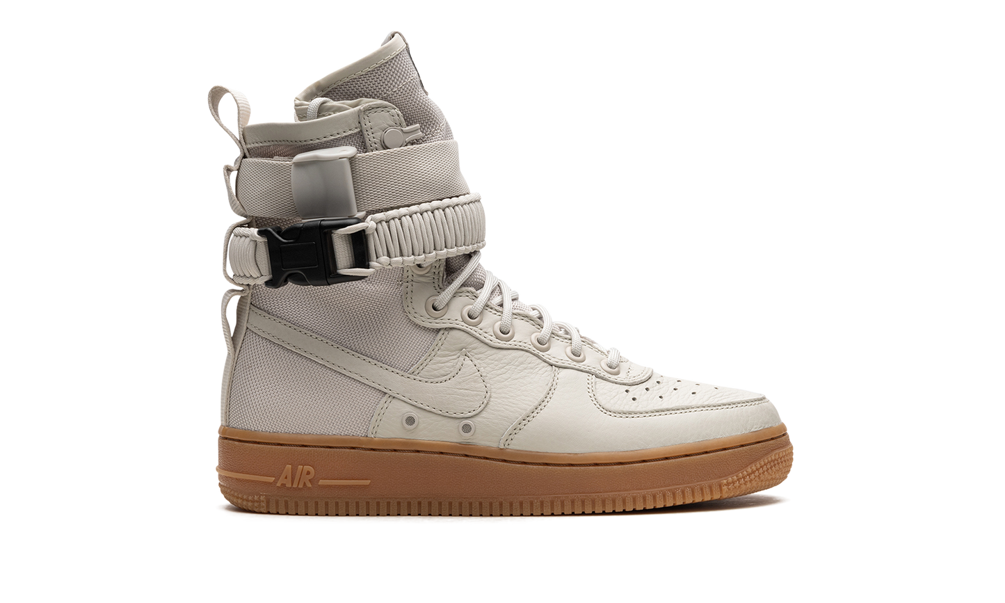 SF AF 1 WMNS 857872 004